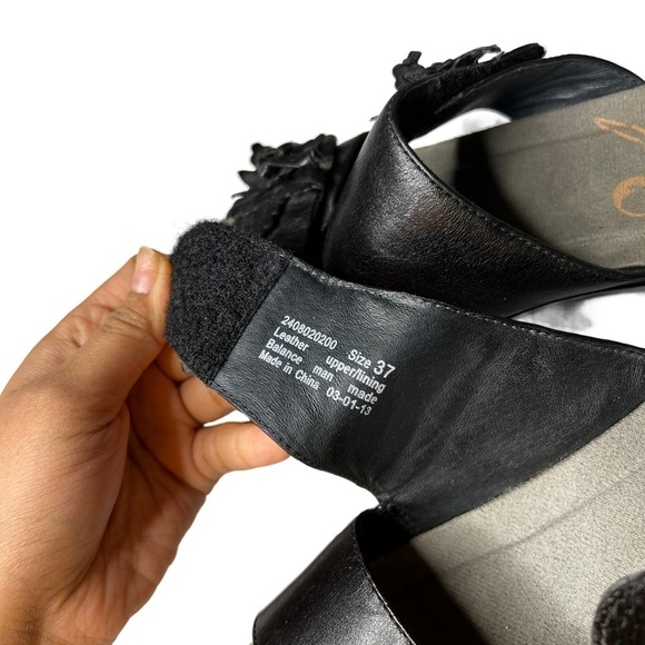 Dansko Donna Black Leather Adjustable 1.5" Clog Sandals - 6.5-7/EUR 37 - Picture 5 of 5